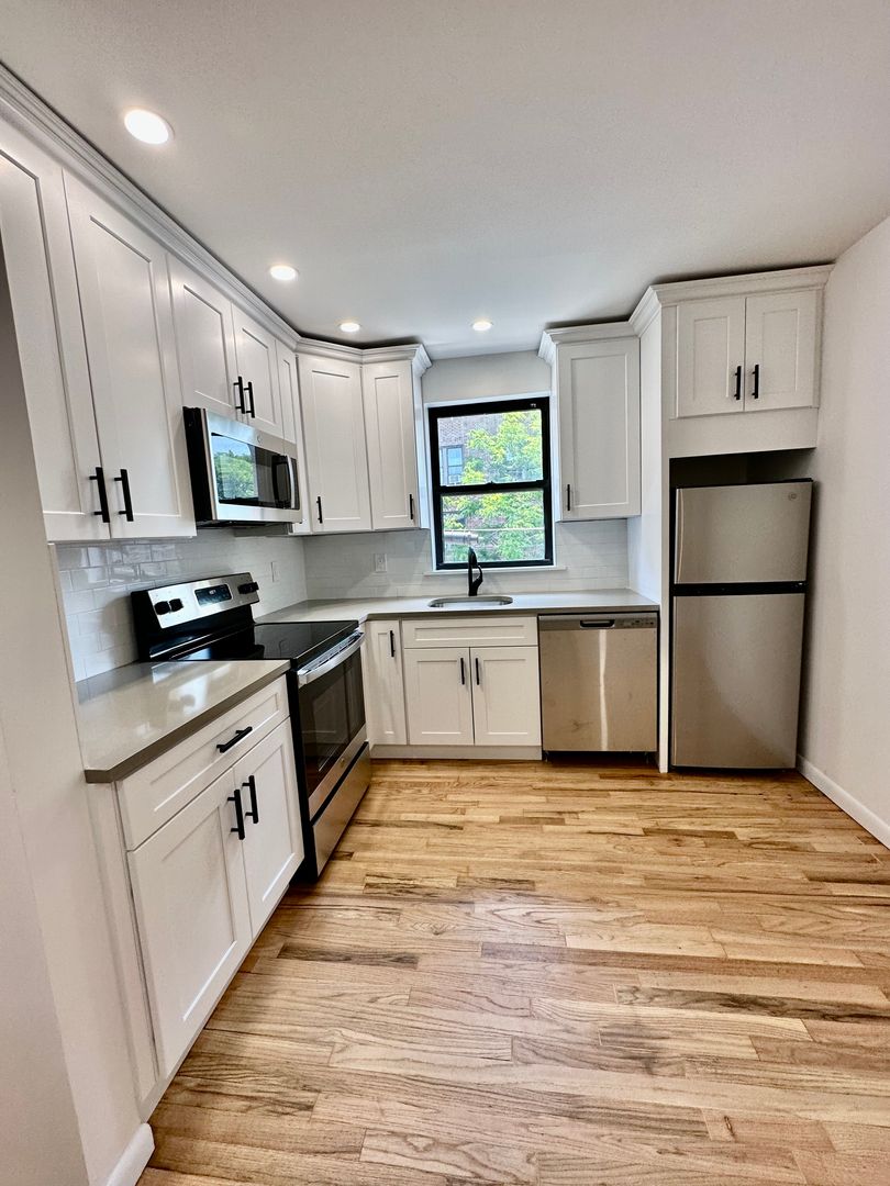 Bronx Apartment: 2468 Cambreleng Avenue
