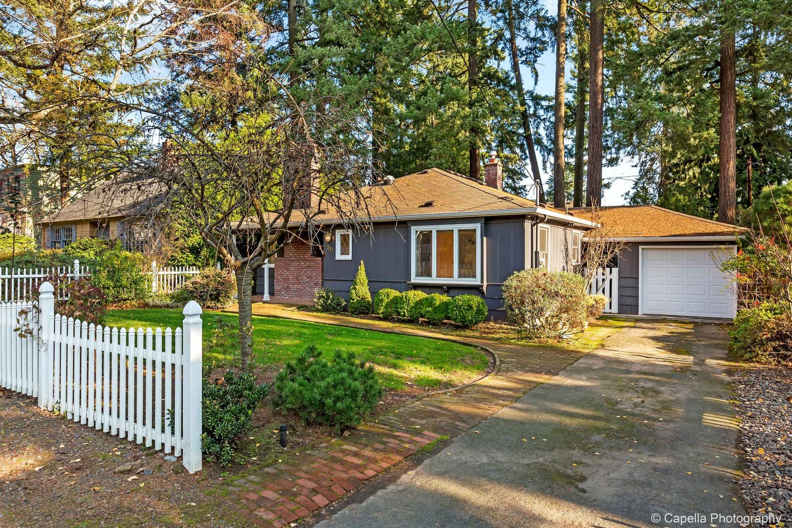 Lake Oswego House: 221 6th Street