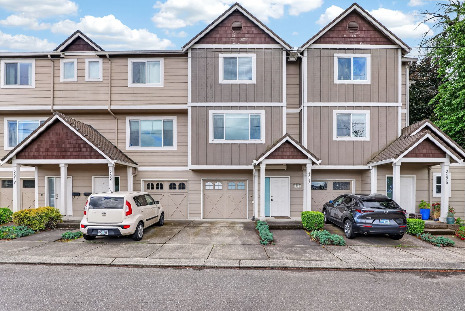 Portland Townhome: 2623 SE 109th Ave