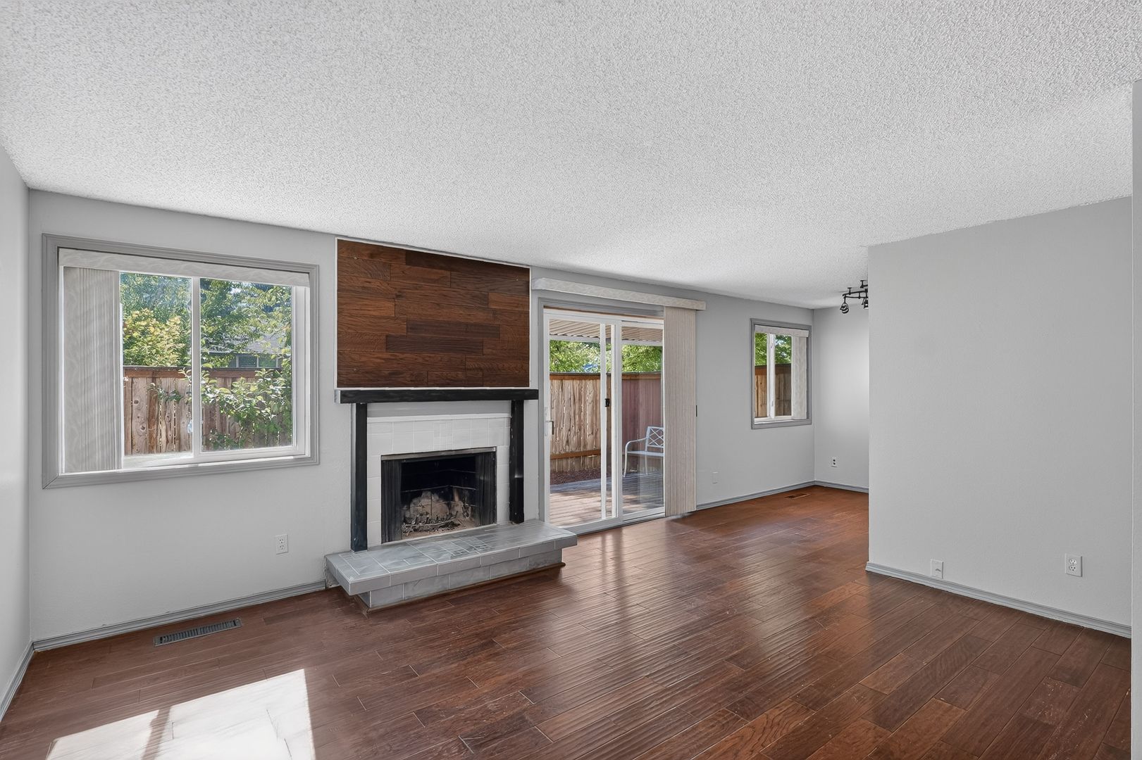 Beaverton Townhome: 5751 SW 204th Place
