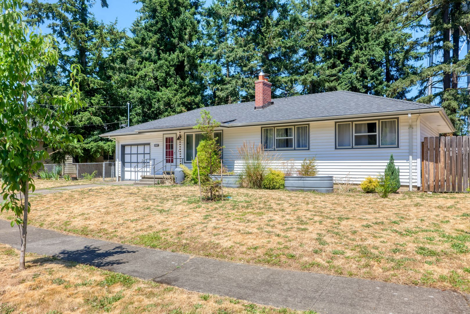 Portland House: 11807 SE Main St