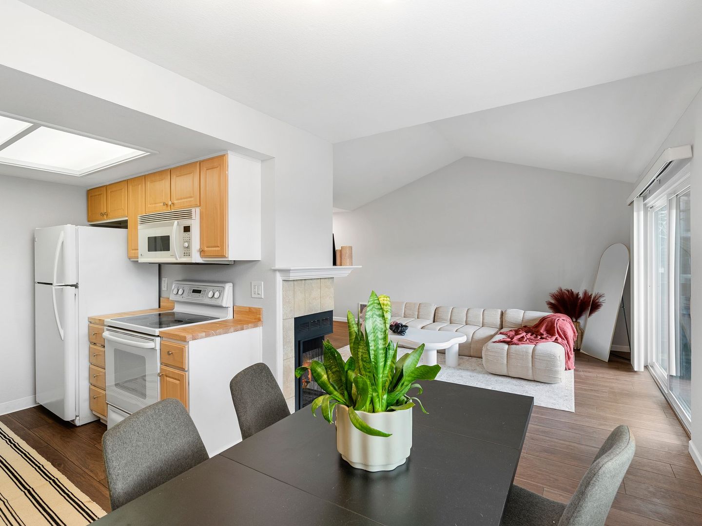 Beaverton Condo: 9370 SW 146th Ter, Unit N5