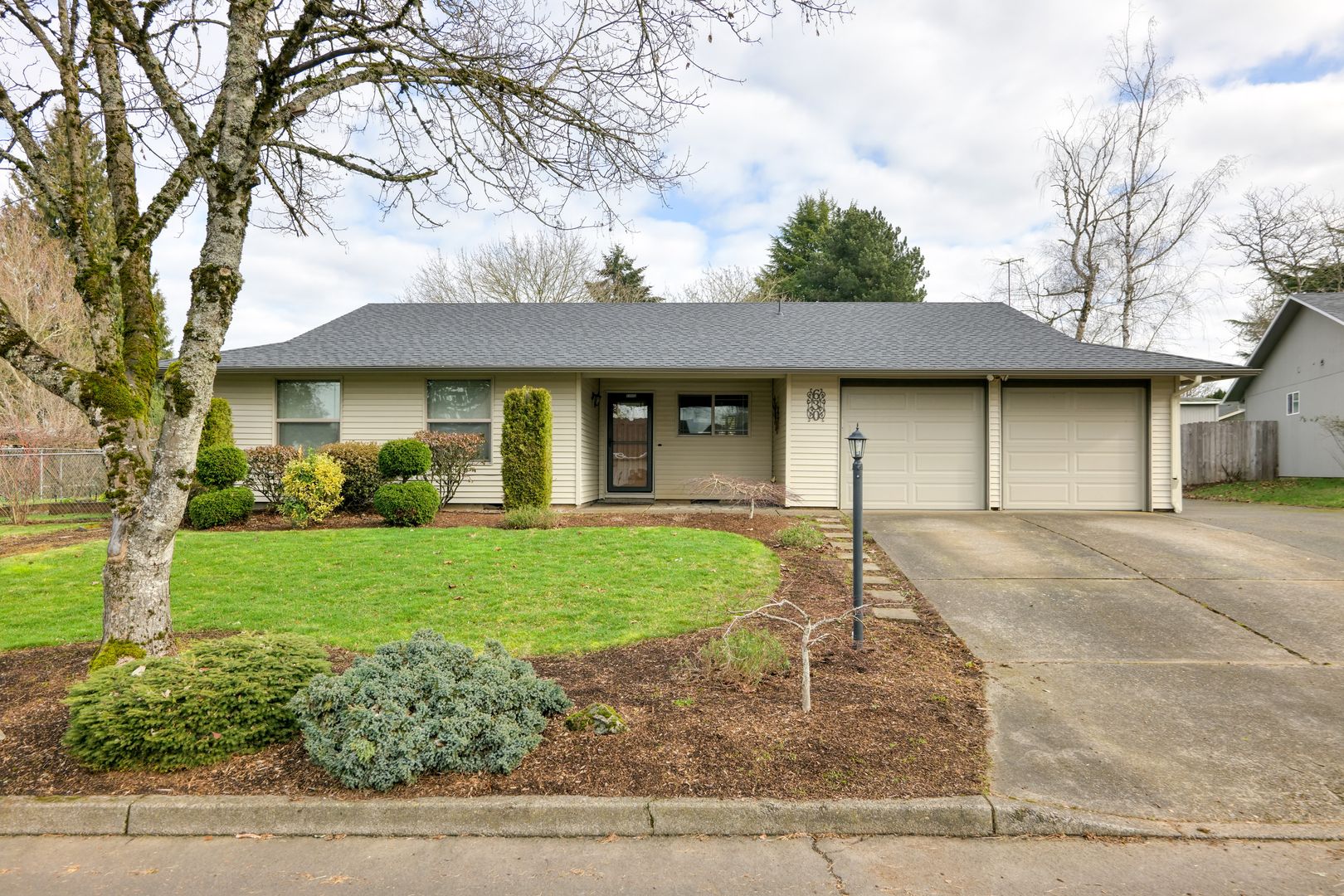 Oregon City House: 630 Hartke Loop