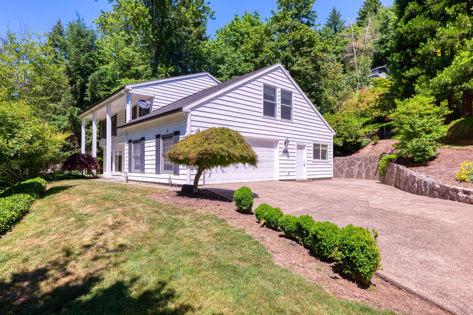 Lake Oswego House: 18052 Hobbit Ct