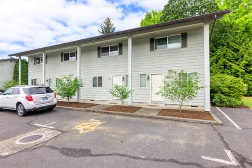 WELL-MAINTAiNED 2 BEDROOM & 1.5 BATH CONDO – photo 1