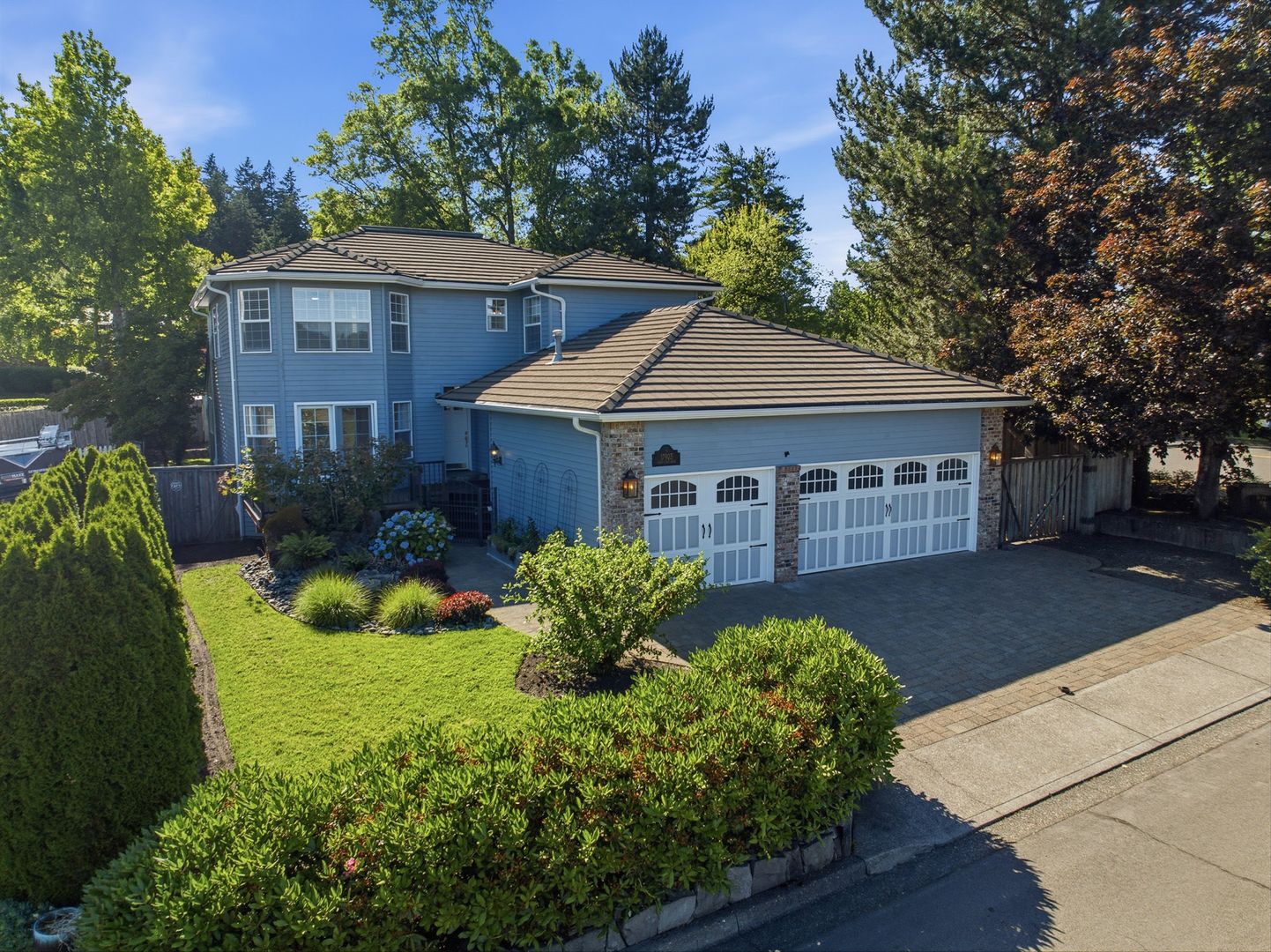 Lake Oswego House: 17903 Ridge Lake Dr