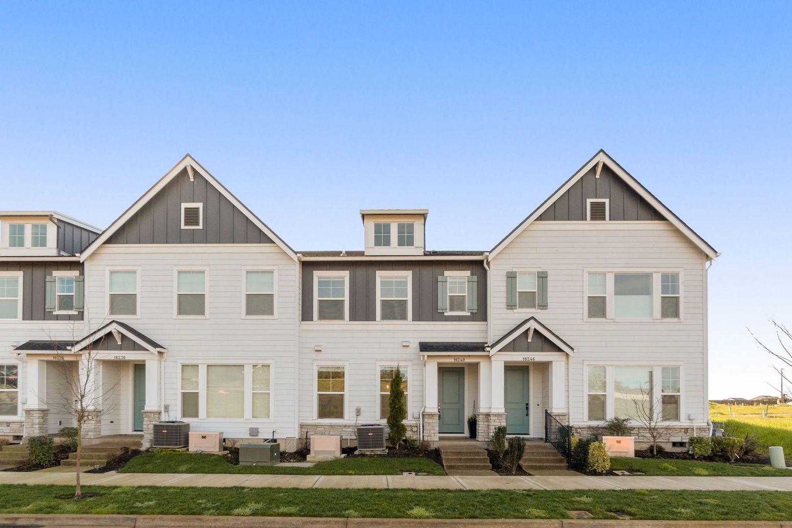 Beaverton Townhome: 18240 SW BARROWS RD