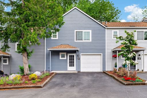 Great Location! 2 bedroom, 2.5 Bathroom Townhouse in Orchard Hills!! – photo 1