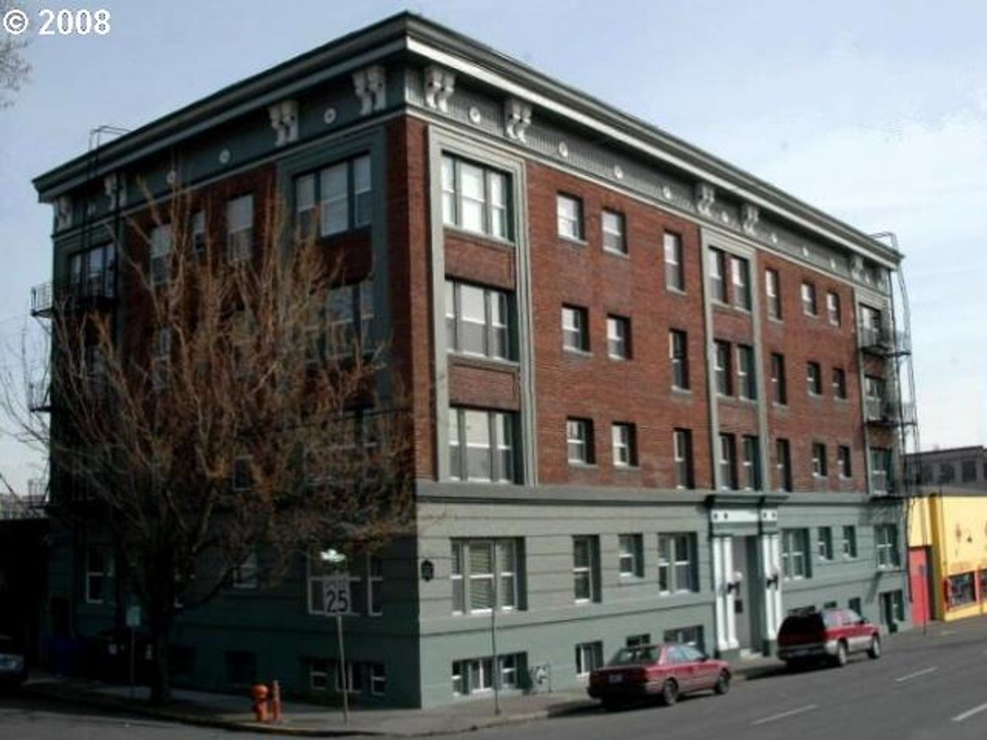 Portland Condo: 1631 NW Everett St Apt 104