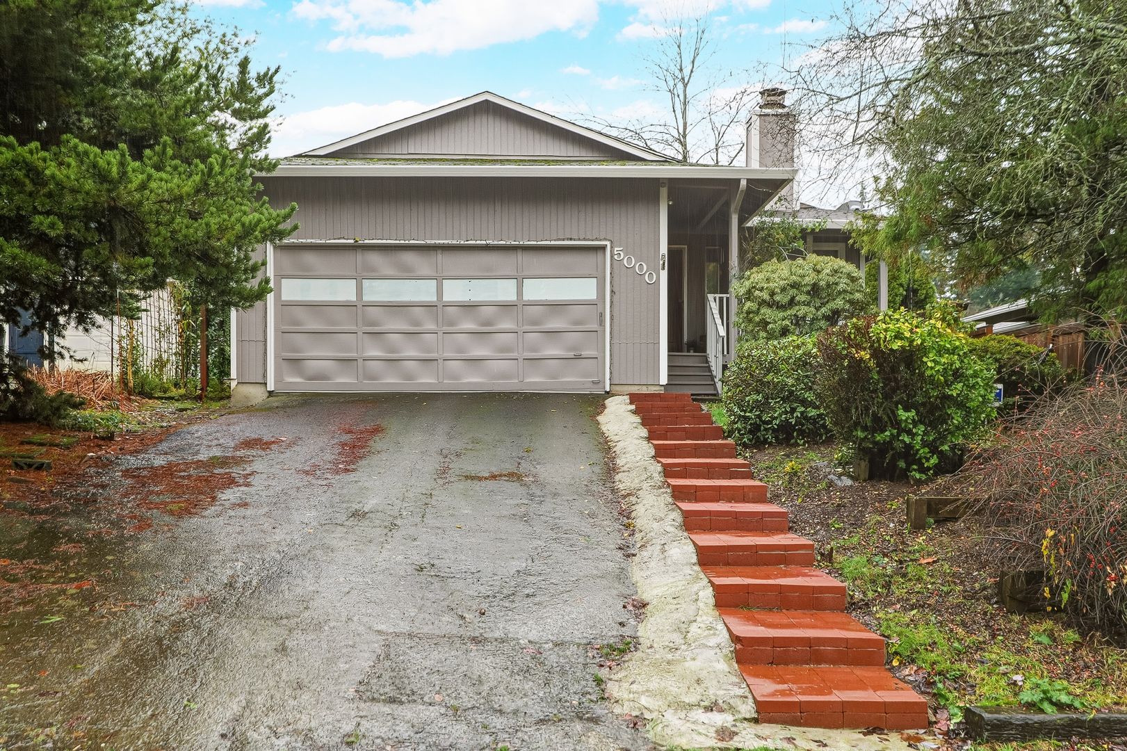 Portland House: 5000 SW Buddington Street