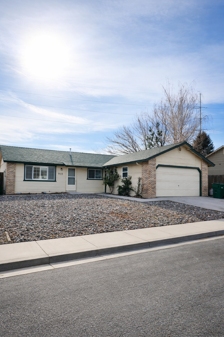 Carson City House: 935 KENNEDY