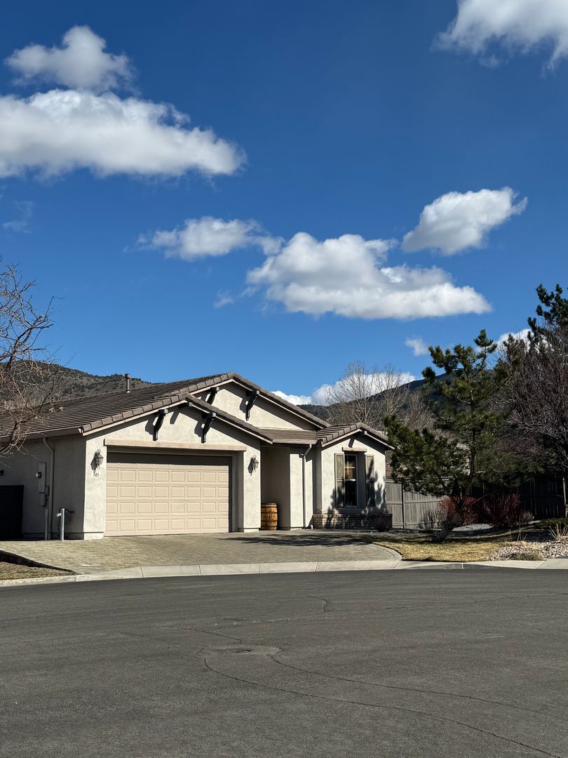 Reno House: 585 Seattle Slew Ct