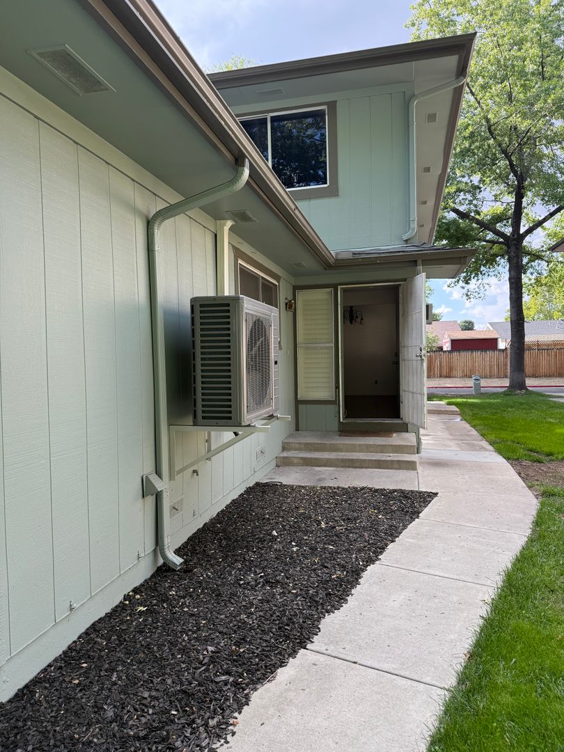 Sparks Townhome: 623 Pine Meadows Dr. #3