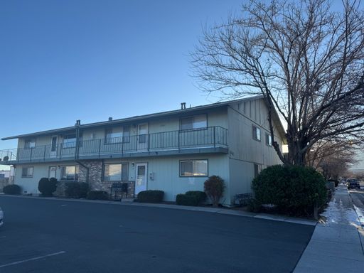 Charming 2-Bedroom Apartment for Rent – Prime Carson City Location! – photo 1