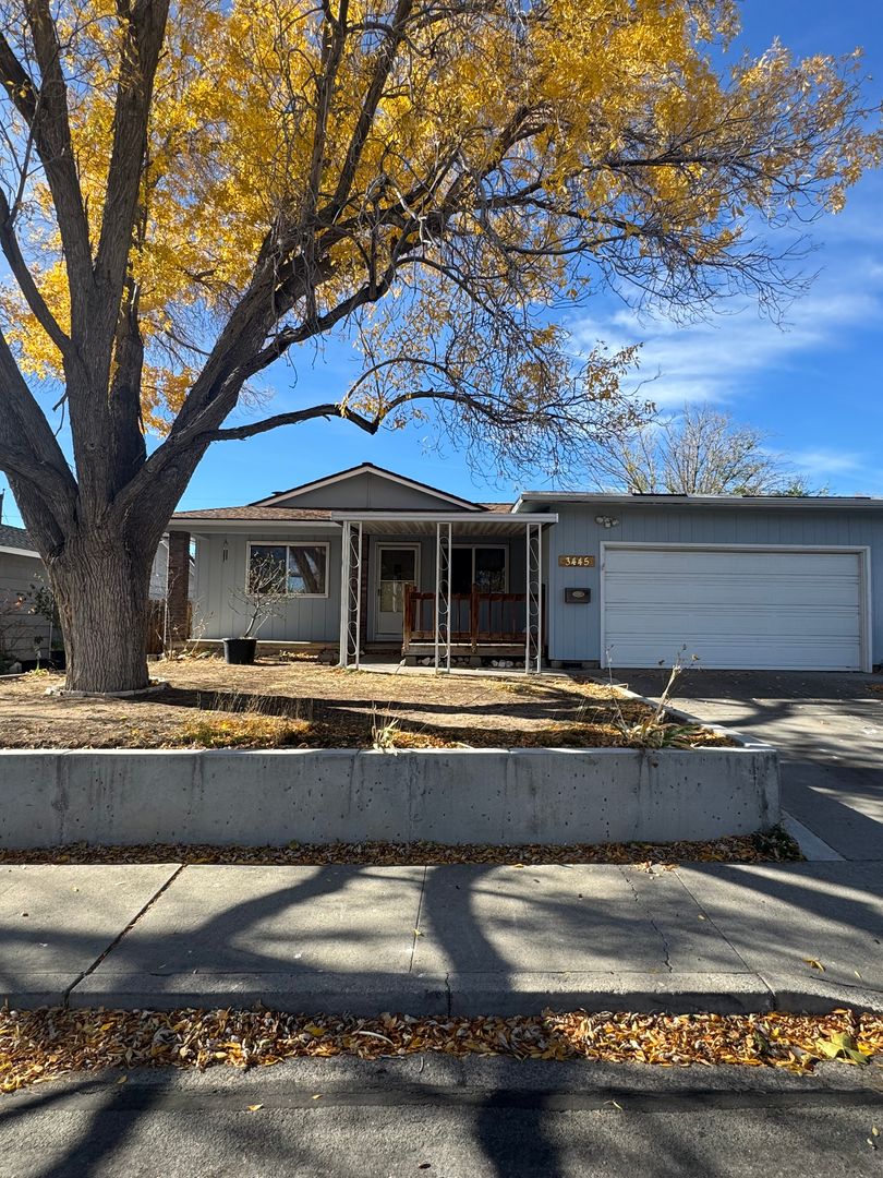 Sparks House: 3445 Nowlin