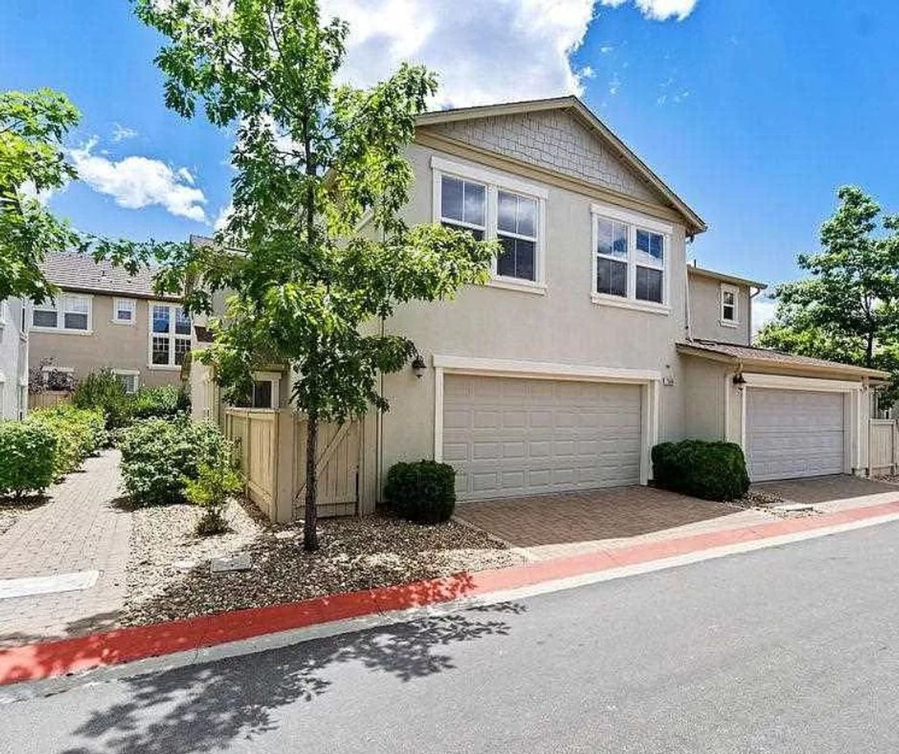 Reno House: 7686 Pebblestone