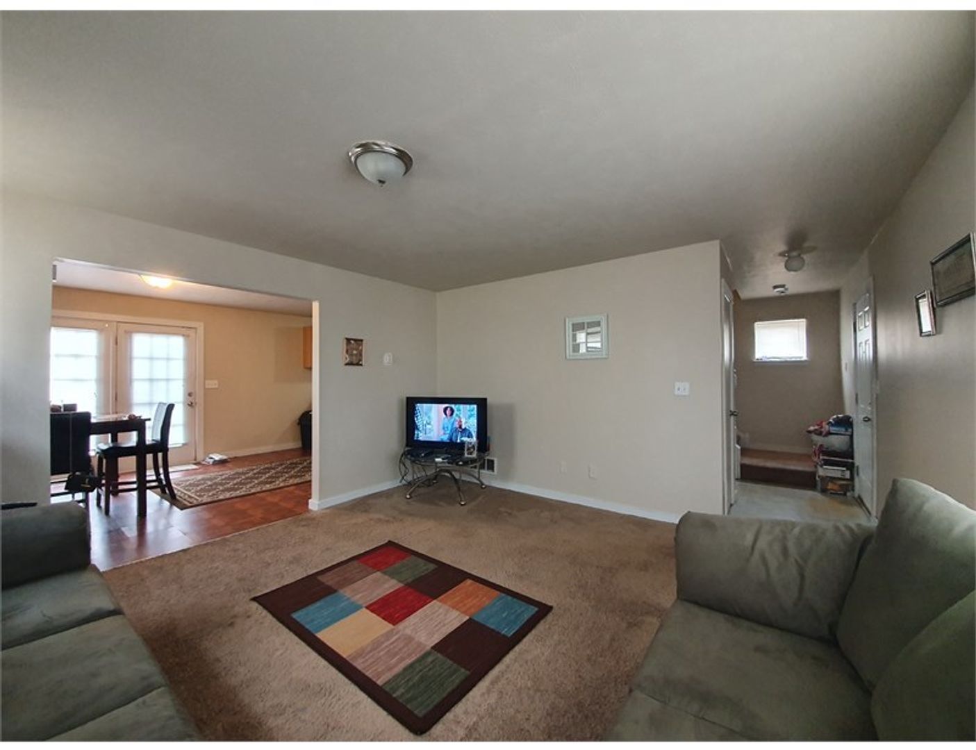 Cleveland House: 16515 Lipton Ave