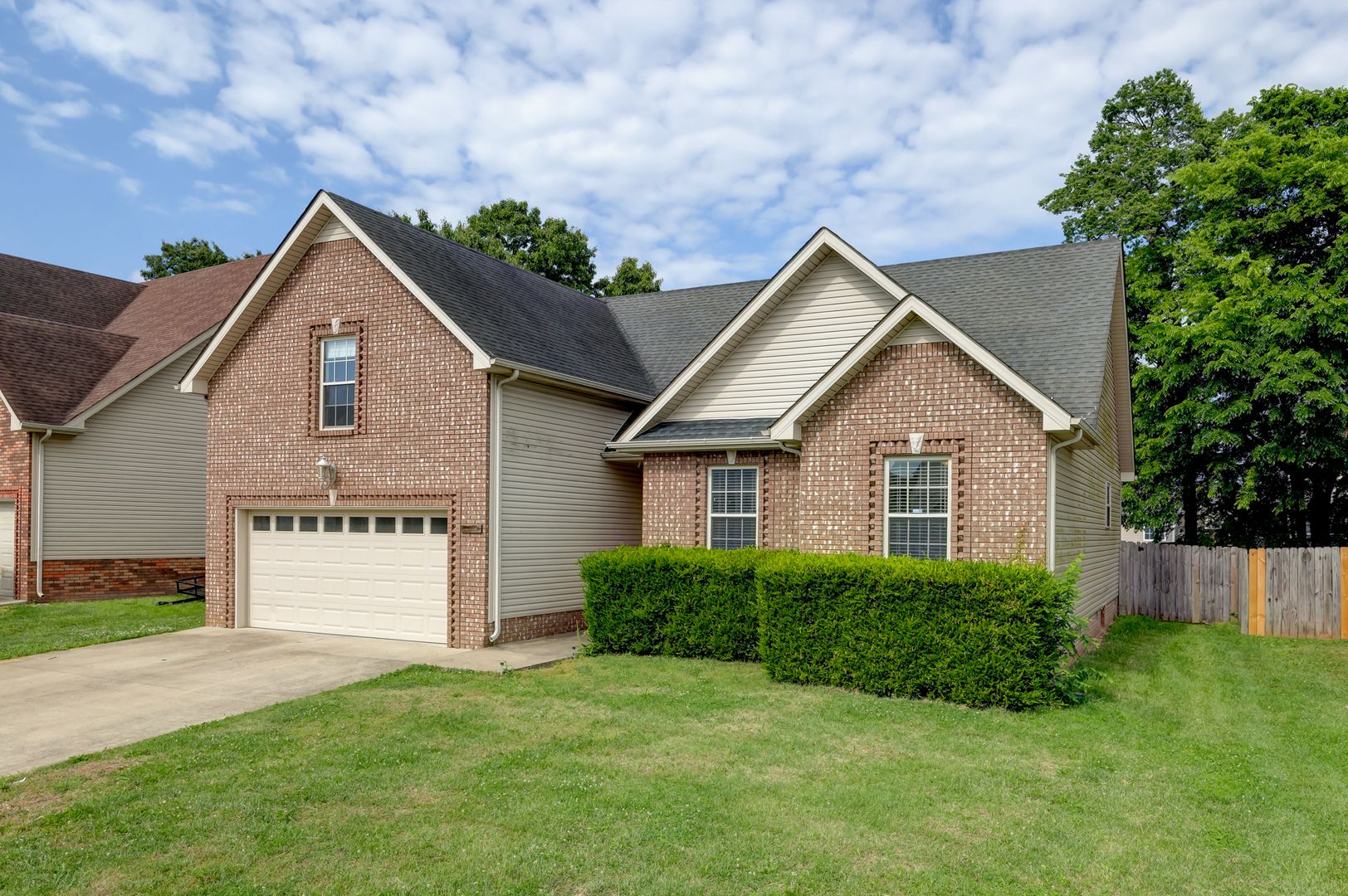 Clarksville House: 2924 Brewster Drive