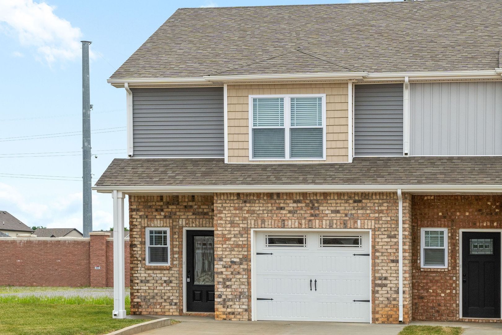 Clarkville House: 338 Fallow Cir