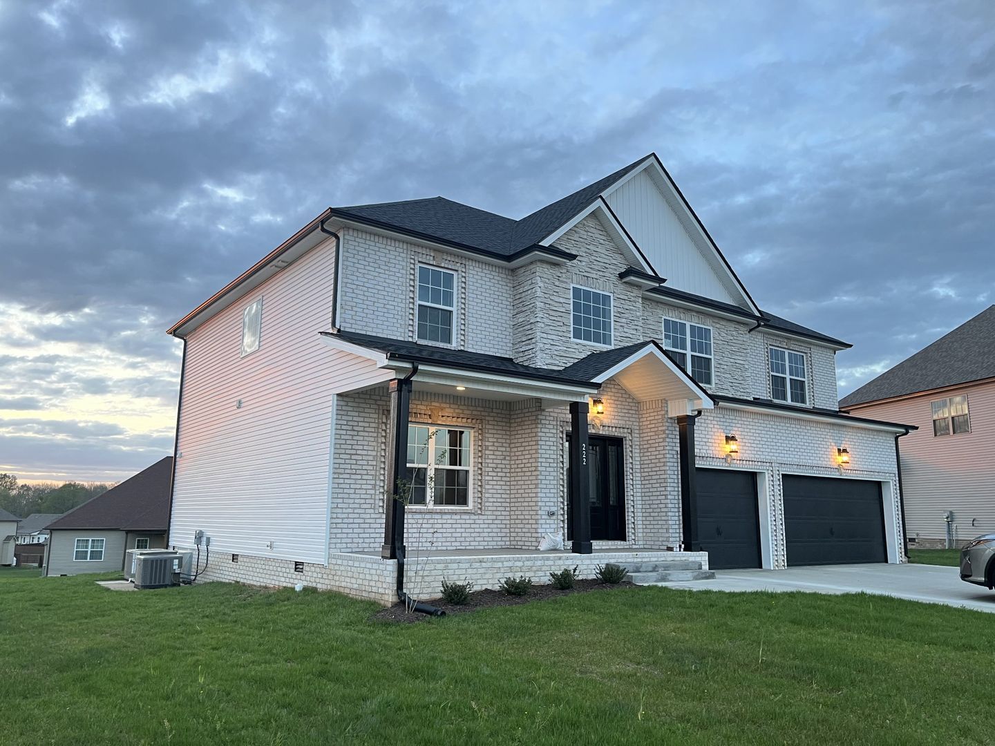 Clarksville House: 222 Cotoneaster Lane