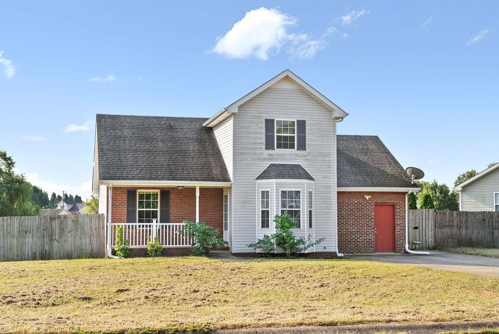 Clarksville House: 3282 N Senensey Cir