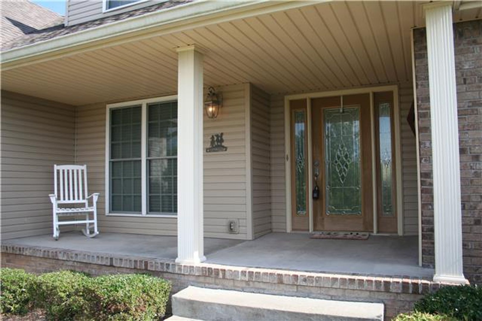 Clarksville House: 627 E Glenridge Lane