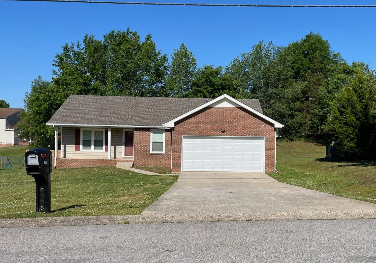 Clarksville House: 836 Turtle Creek Road