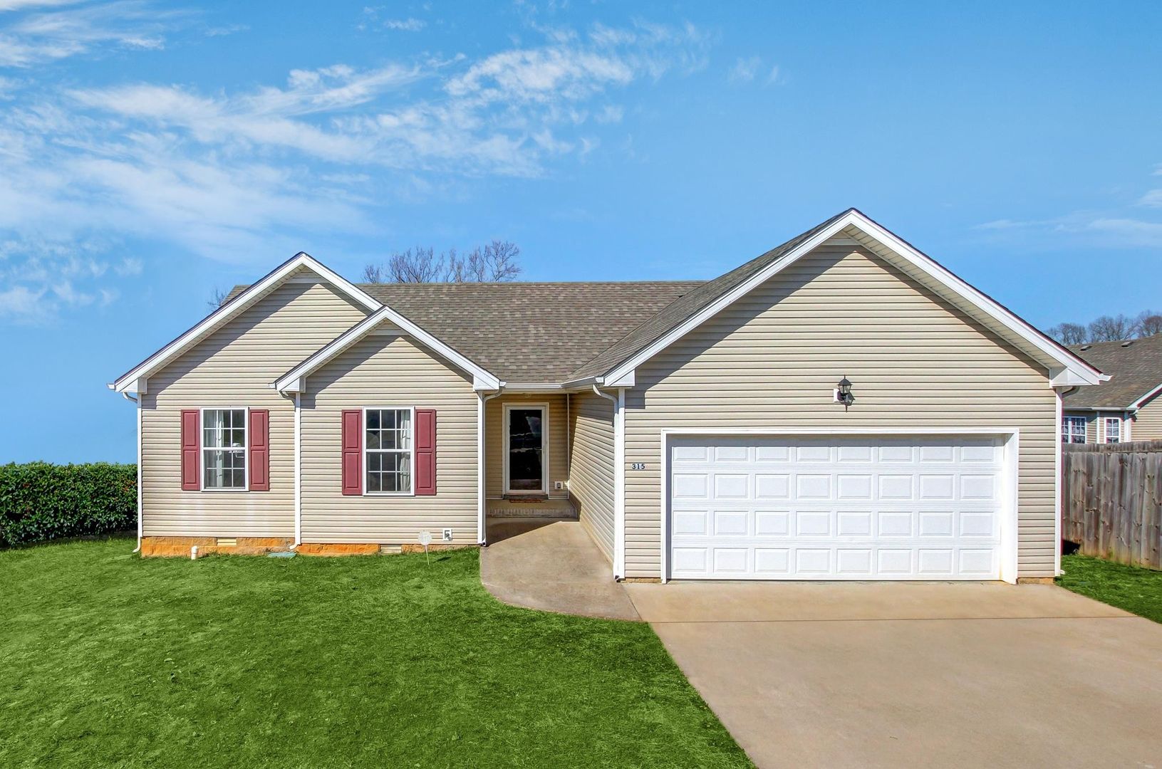 Clarksville House: 315 Chalet Circle