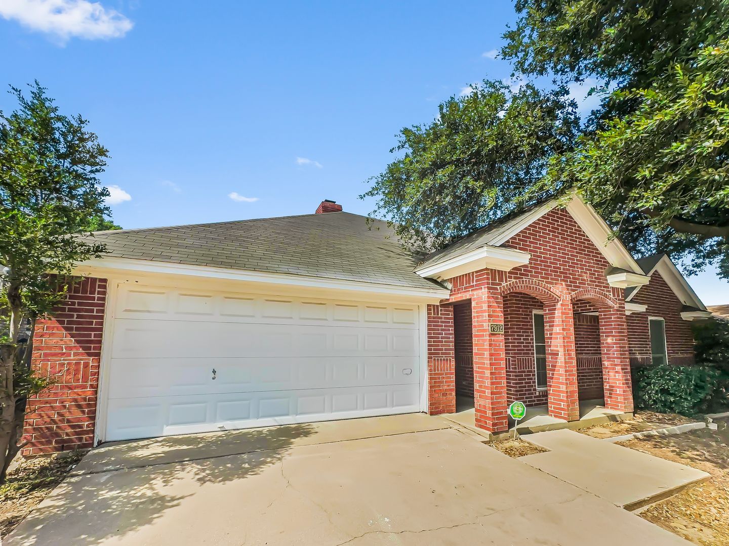 Fort Worth House: 7912 Buttercup Circle N
