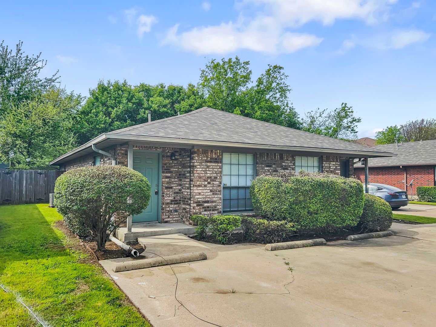 Arlington House: 828 Mirabell Ct