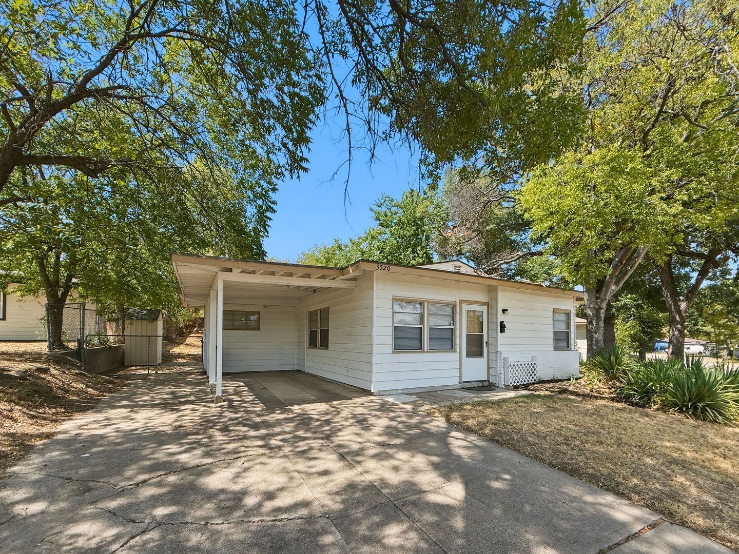 Fort Worth House: 3520 Western Ave