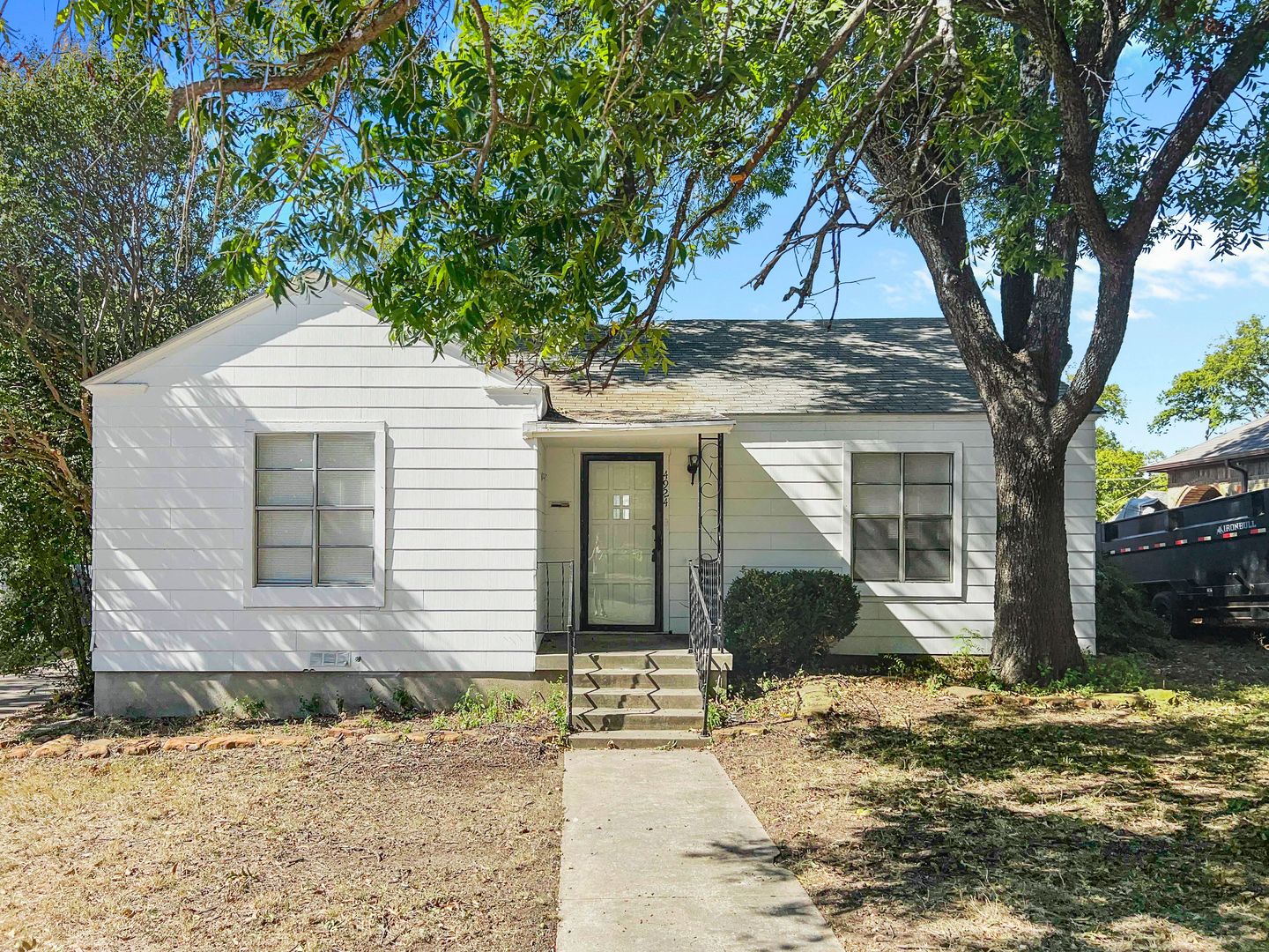 Fort Worth House: 4924 Penrose Ave.