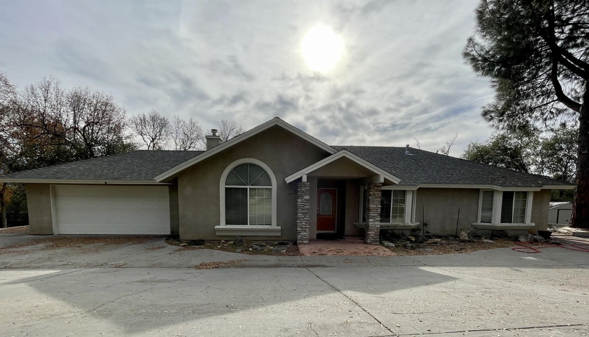 Oakhurst House: Five Oaks Way