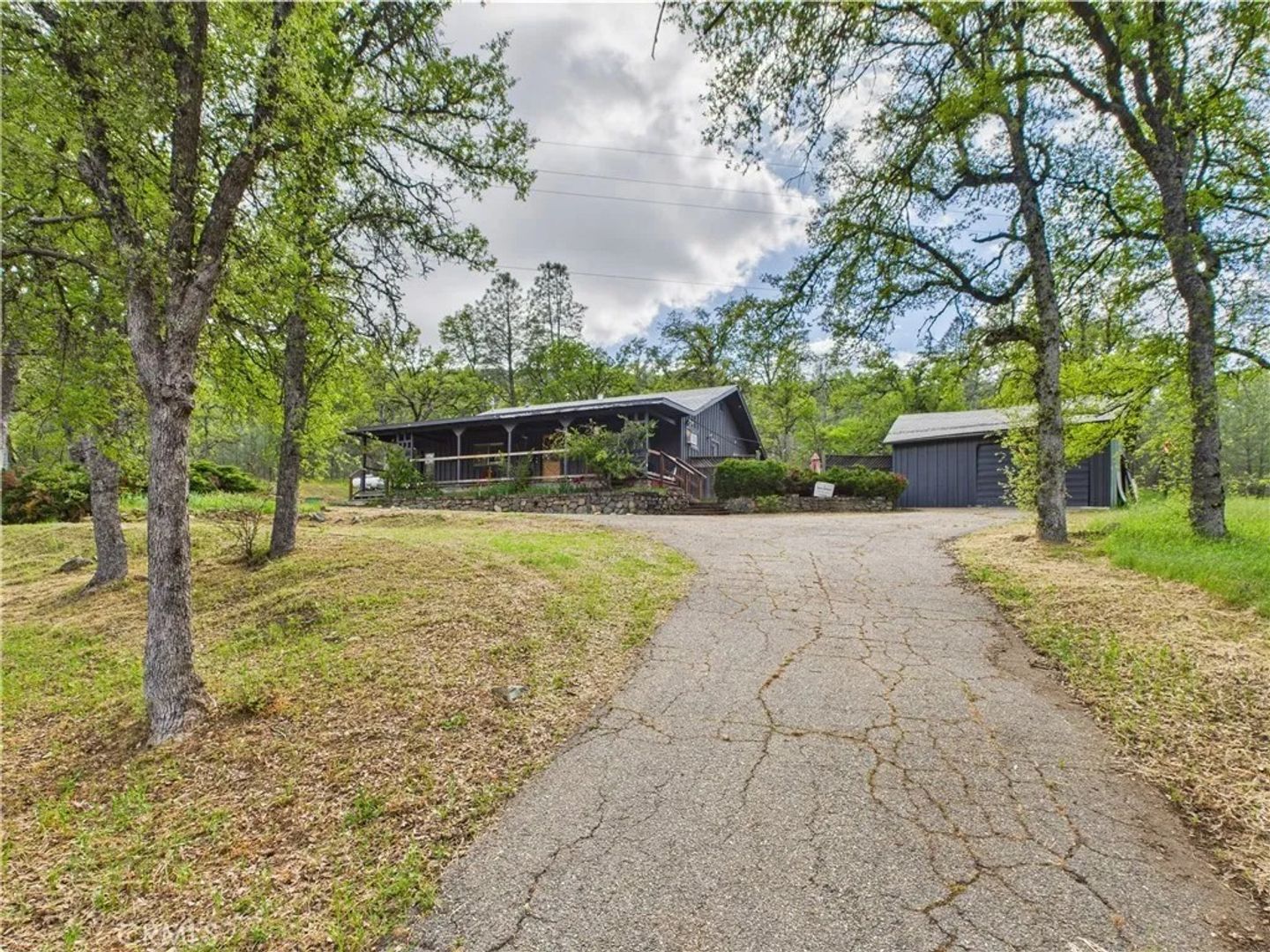 Mariposa House: E. Whitlock Rd