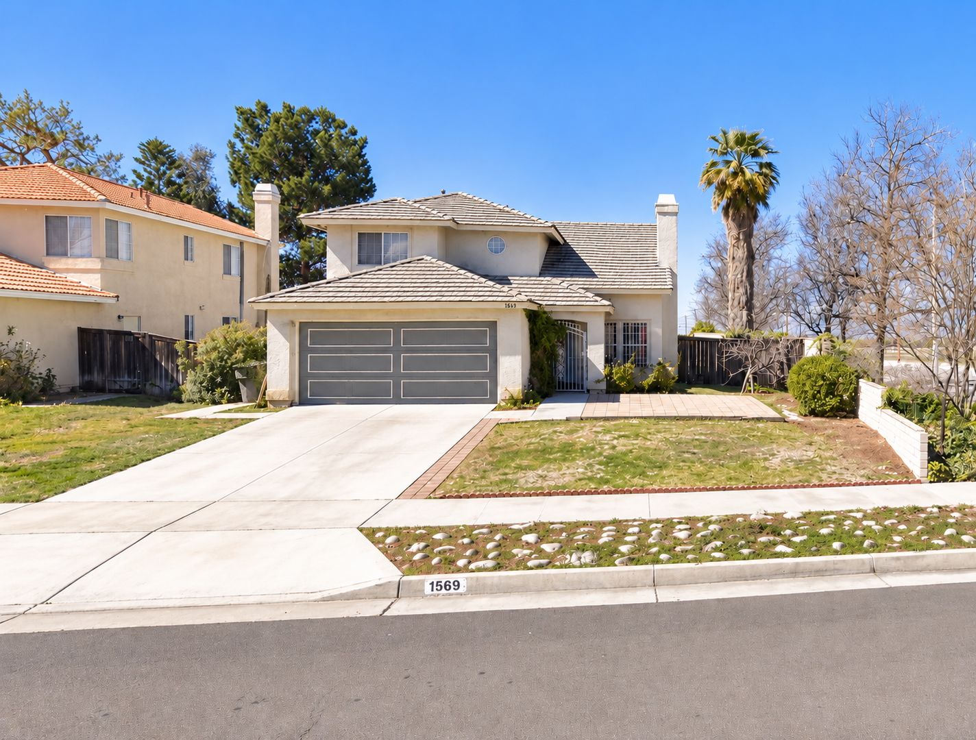 Redlands House: 1569 Woodbury St.