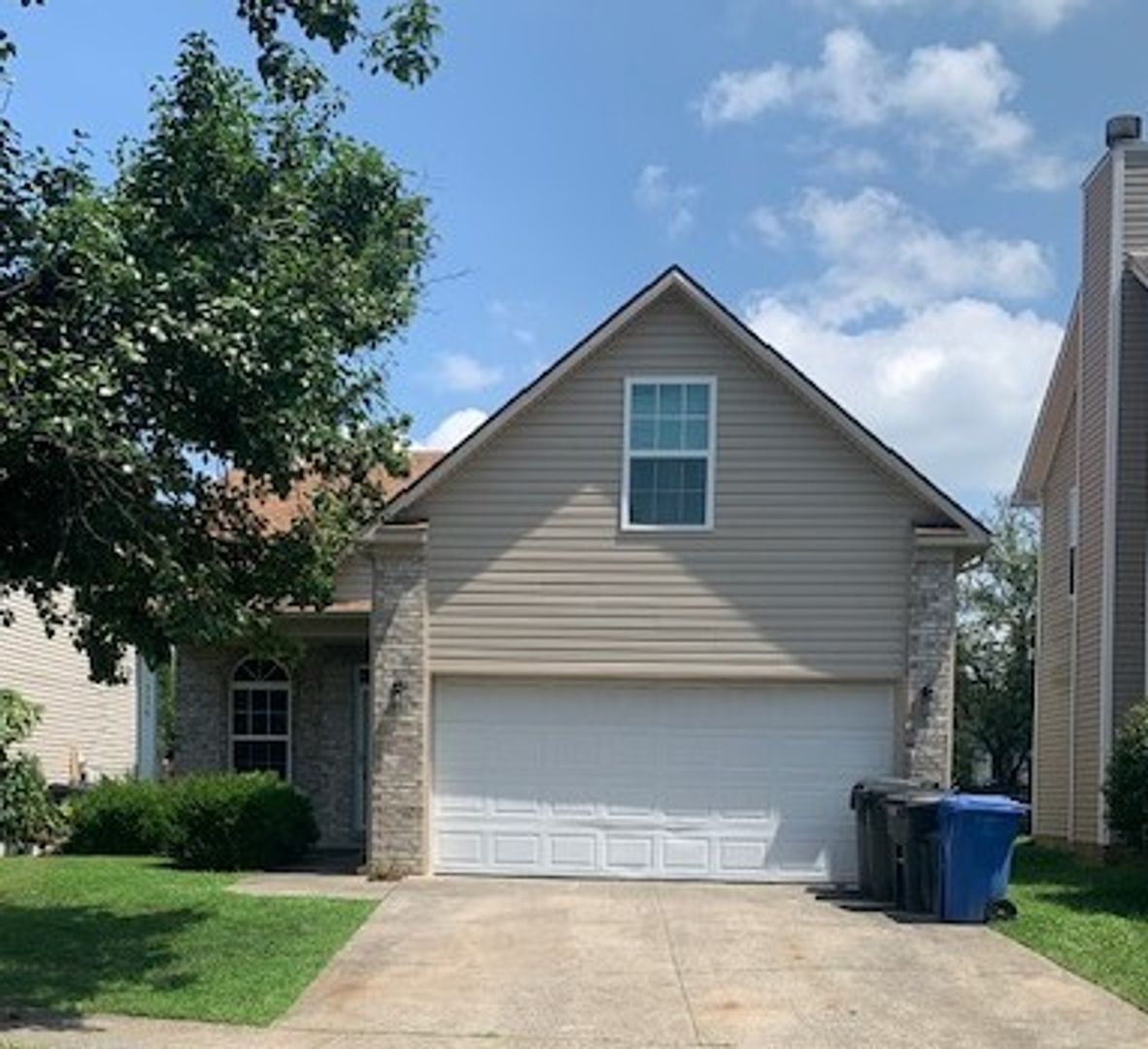 Lexington House: 336 Darenia Lane