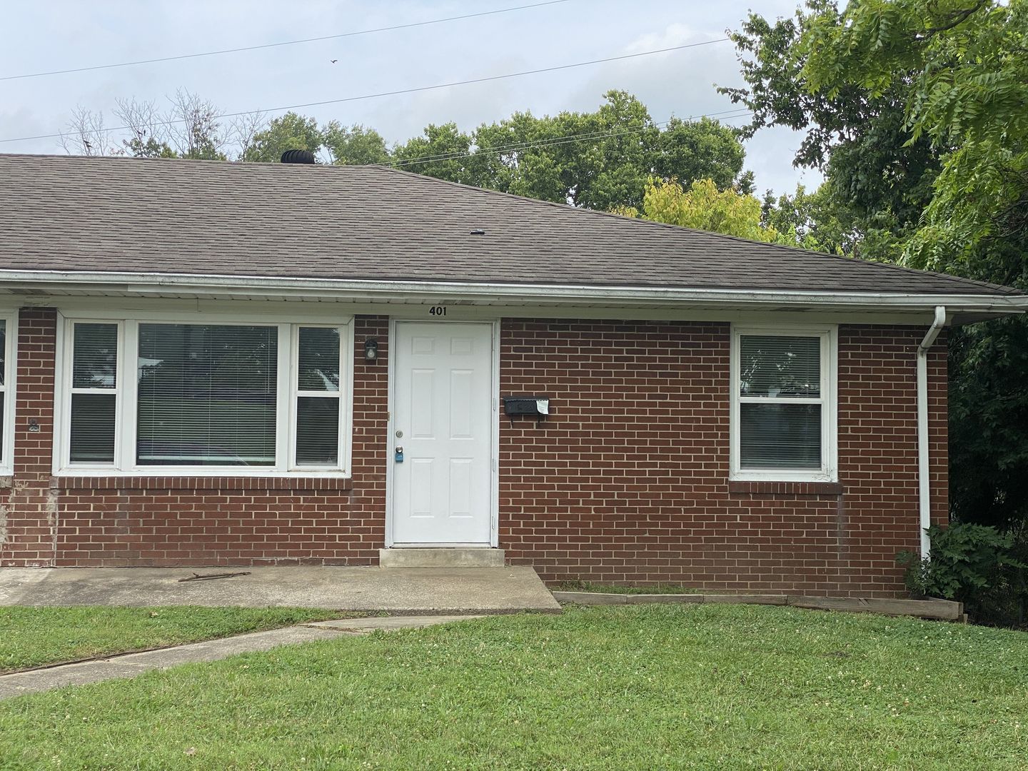 Lexington House: 401 Springhill Drive