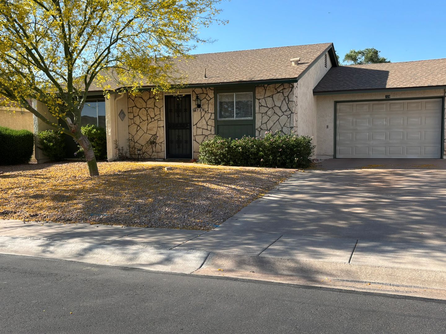 Mesa House: 729 Leisure World