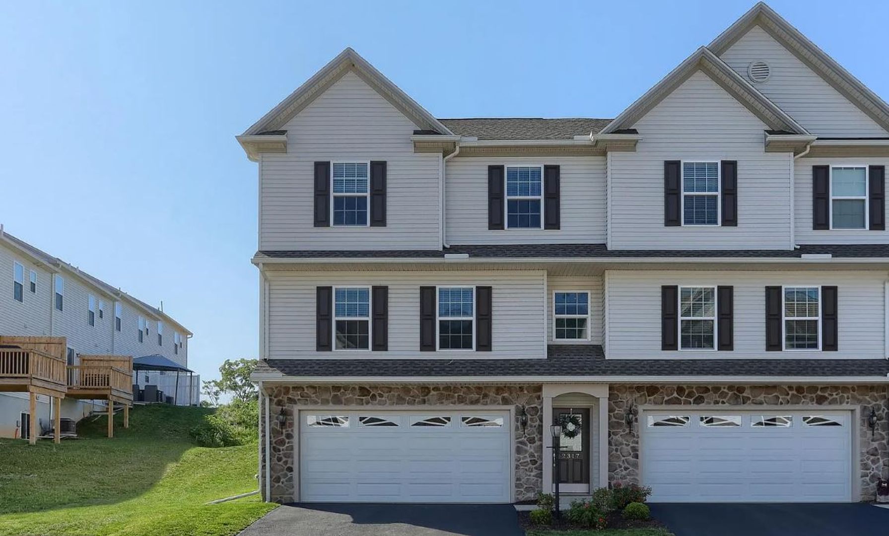 Harrisburg Townhome: 2317 Bartlett Road