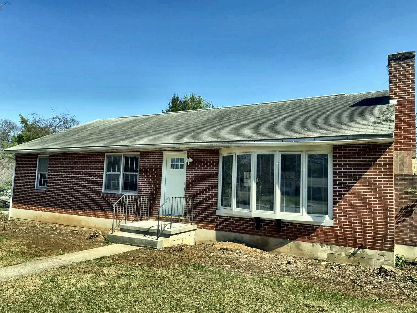 Carlise House: 1045 S Pitt Street