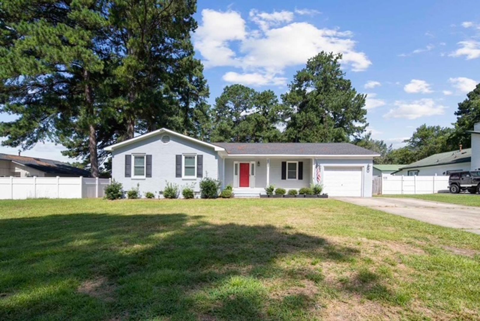 Fayetteville House: 2142 Baywater Dr
