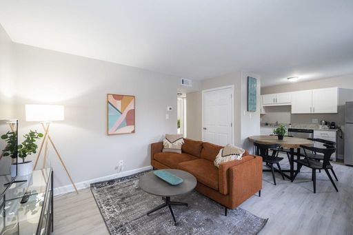 Welcome to Roxboro Quads - Quiet Living in Central Durham! – photo 1