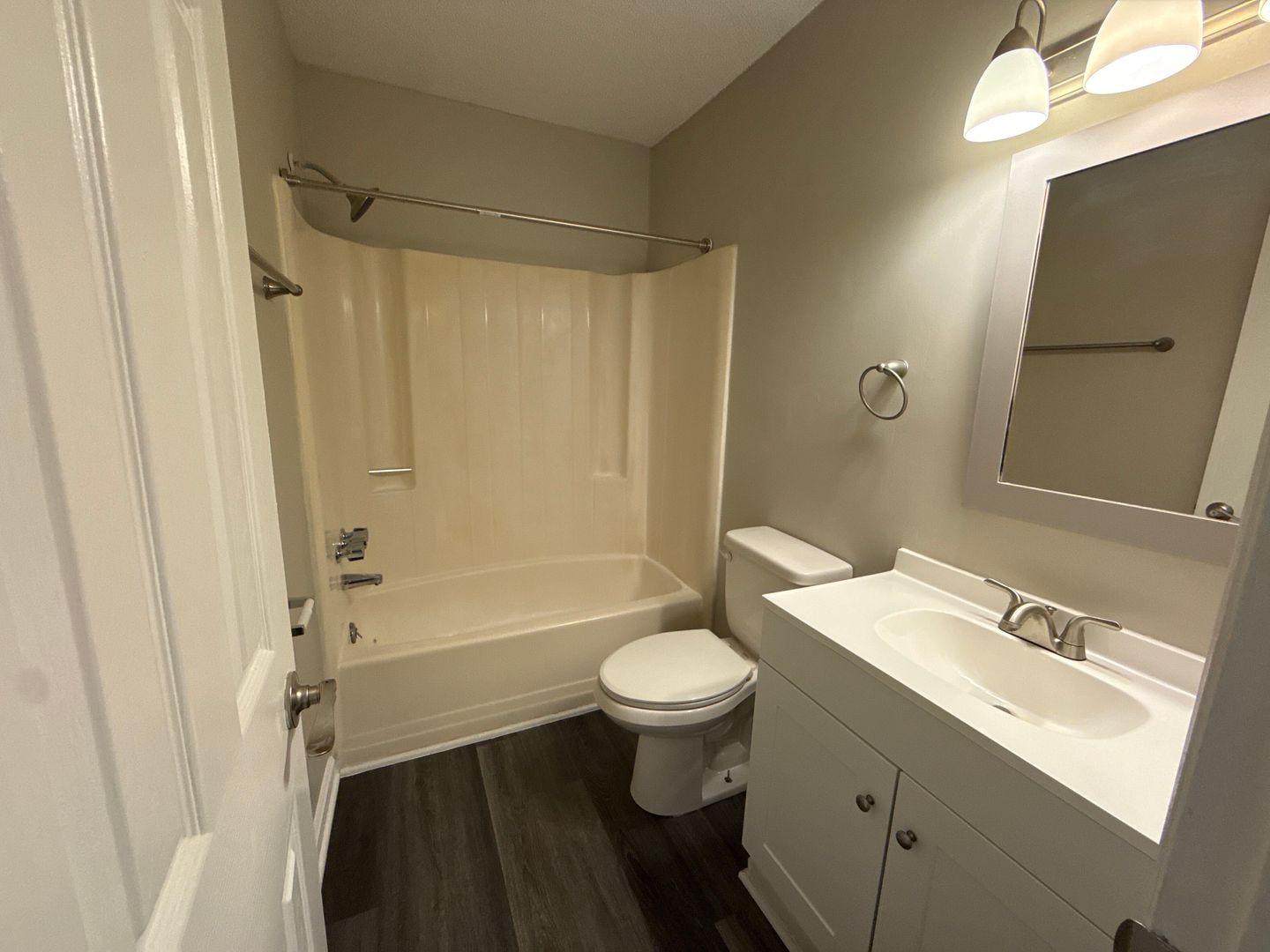 Greensboro Apartment: 3712 West Ave