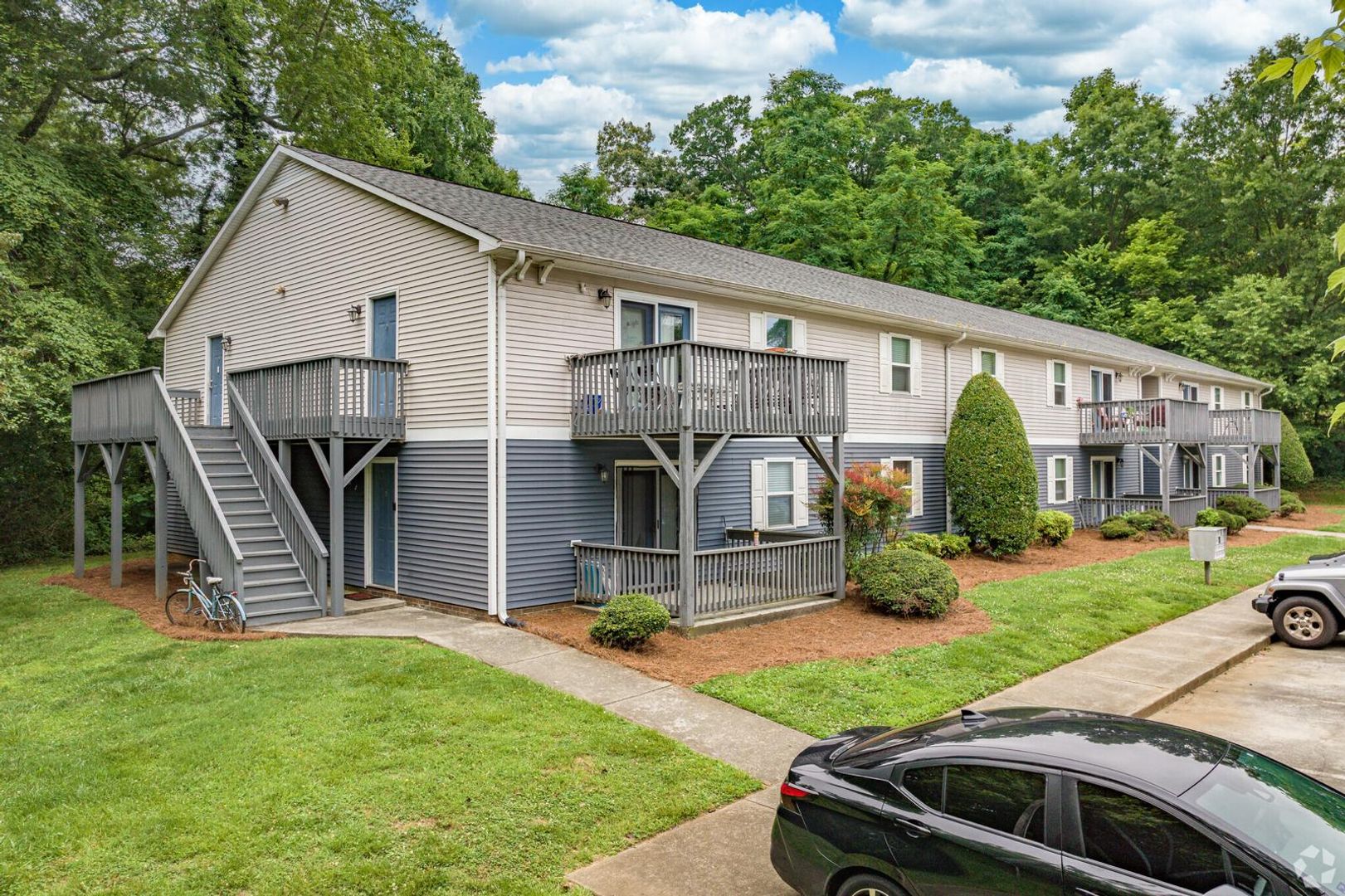 Greensboro Apartment: 920 Highland Ave