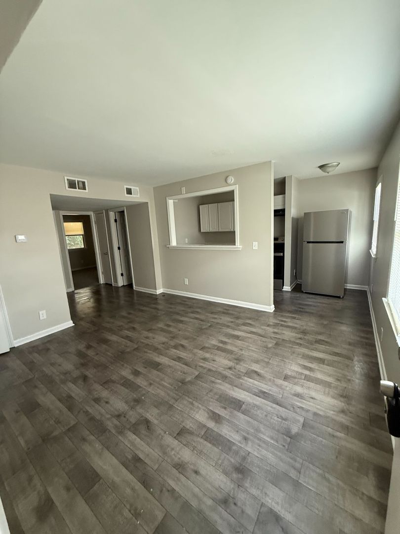 Greensboro Apartment: 3700-3706 Flint St