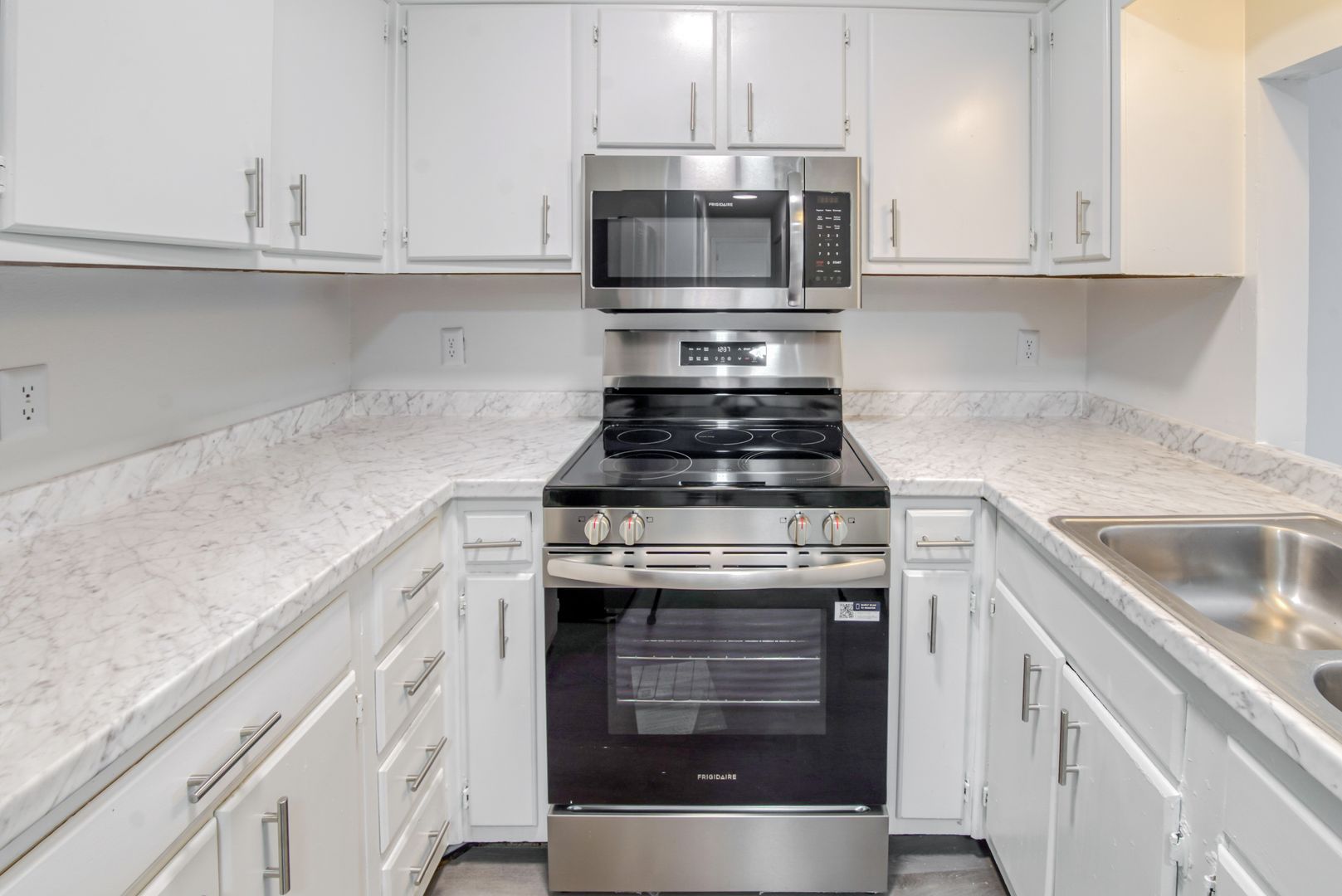 305 Railroad St, Knightdale, photo 2 of 42