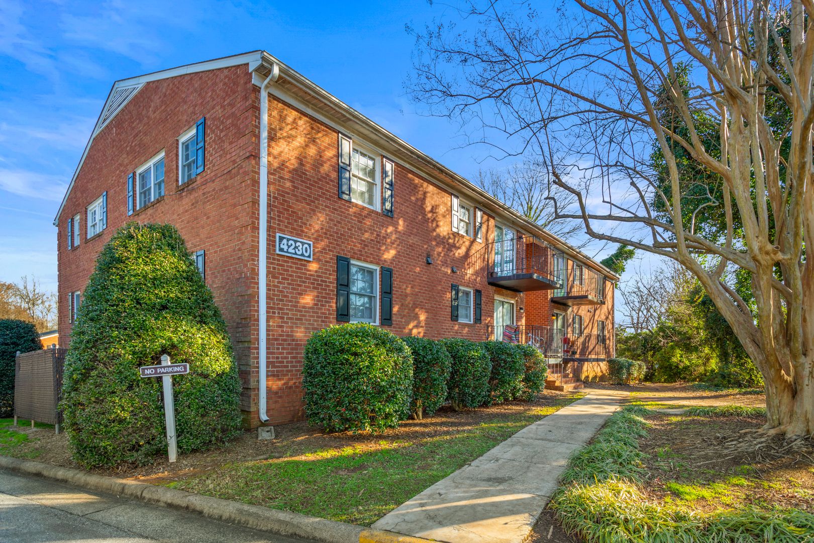 Greensboro Apartment: 4228 United St