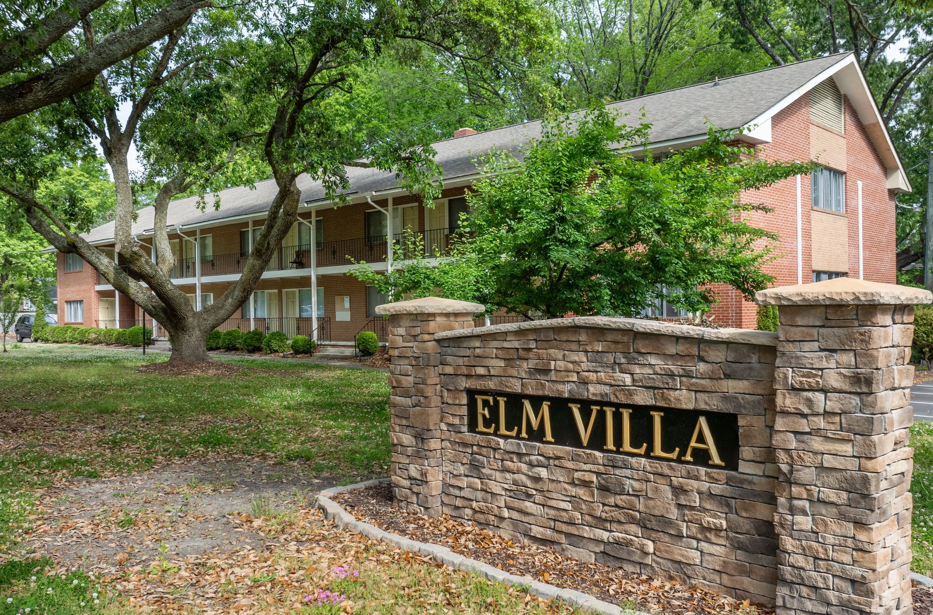 Greenville Apartment: 208 S Elm St