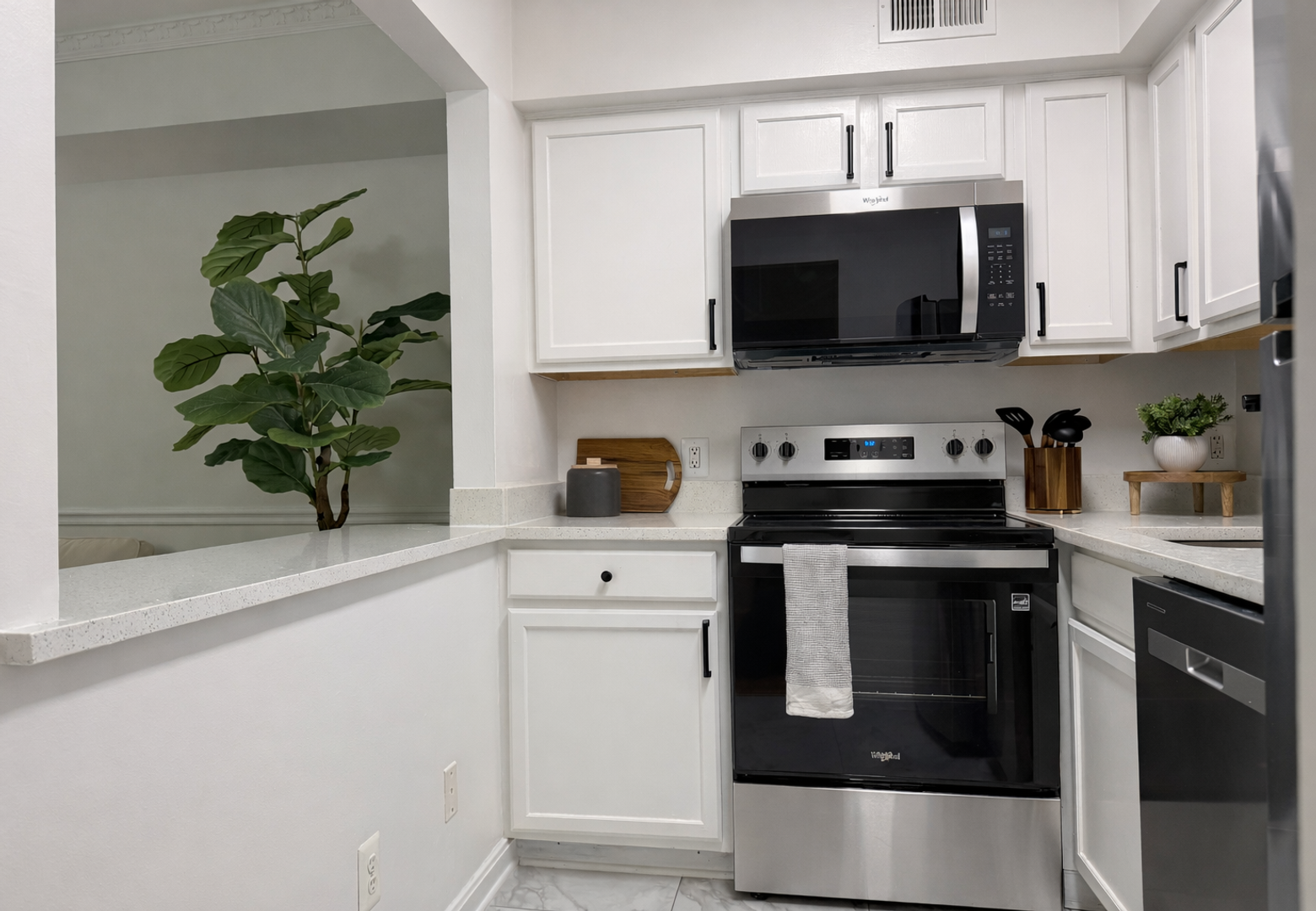 Washington Apartment: 5401 Connecticut Ave