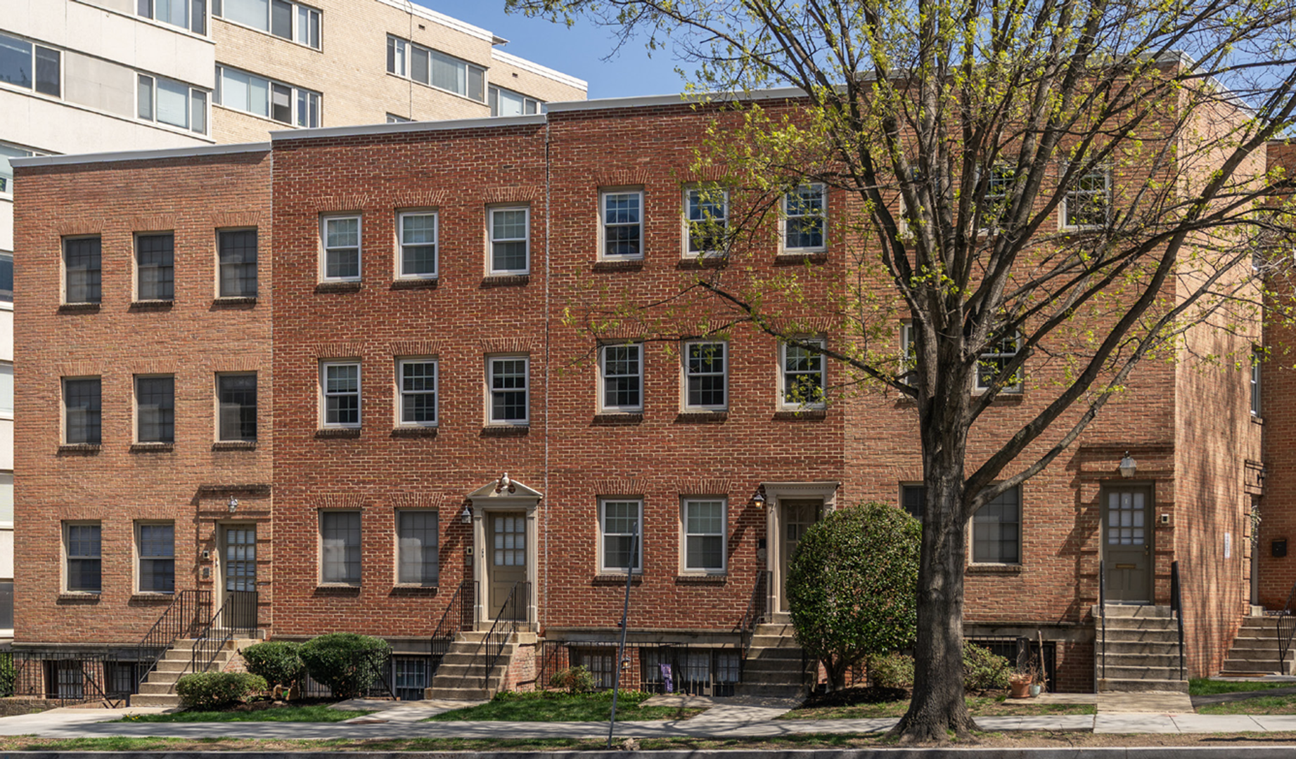 Washington Apartment: 5401 Connecticut Ave